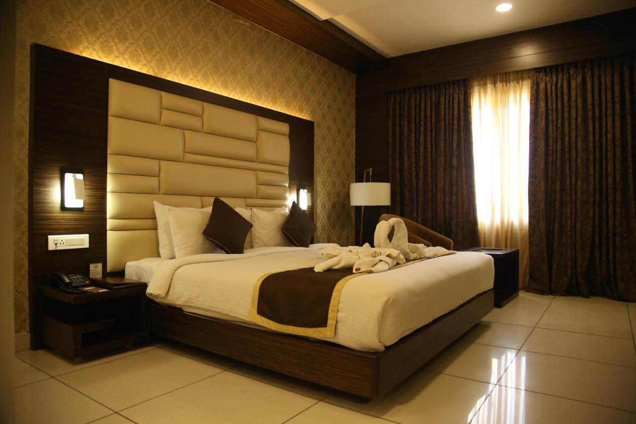 העיר בנגלור West Fort Hotel מראה חיצוני תמונה