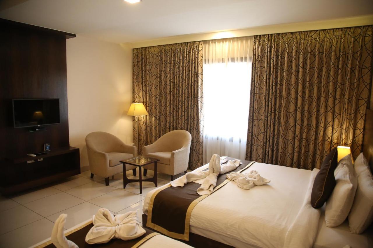 העיר בנגלור West Fort Hotel מראה חיצוני תמונה